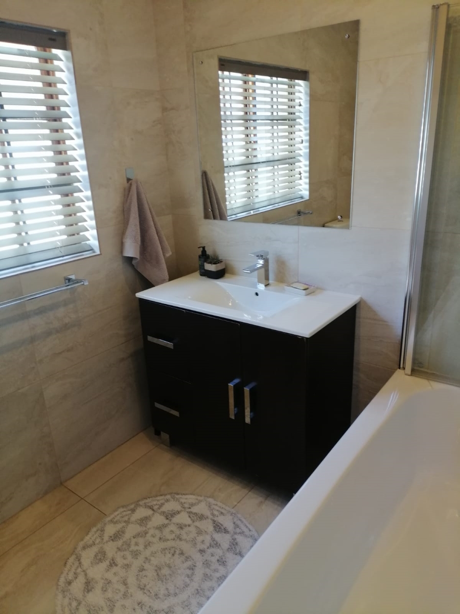 To Let 3 Bedroom Property for Rent in Van Der Stel Western Cape